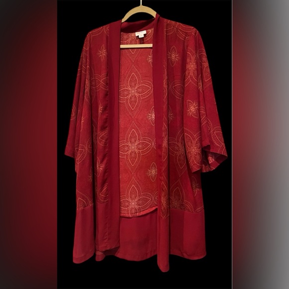 NWOT LuLaRoe ‘AURORA’ Red Kimono Sz Medium with Gold Accents - Picture 9 of 10